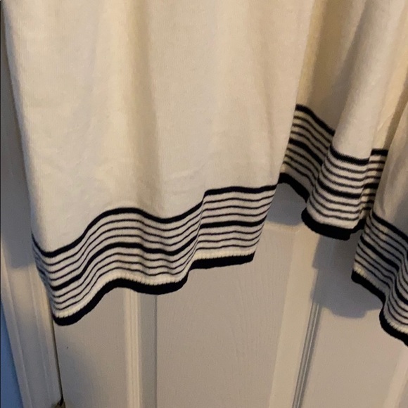 Talbots cream and Blue Cardigan - Picture 3 of 8